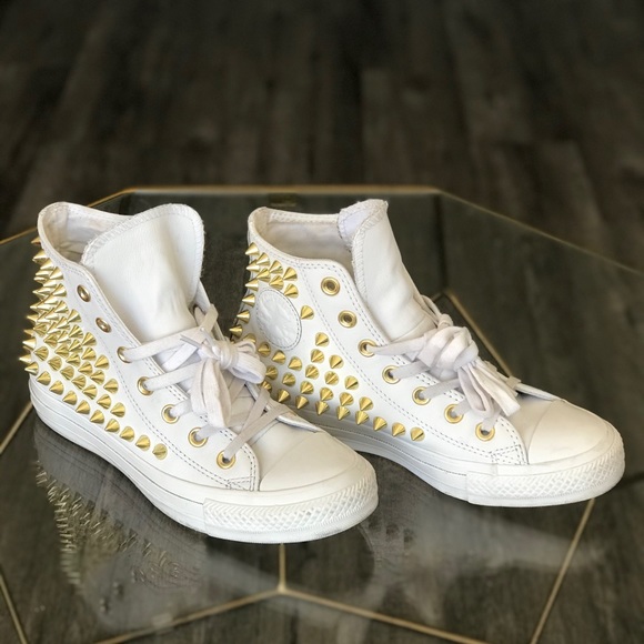 converse with spikes